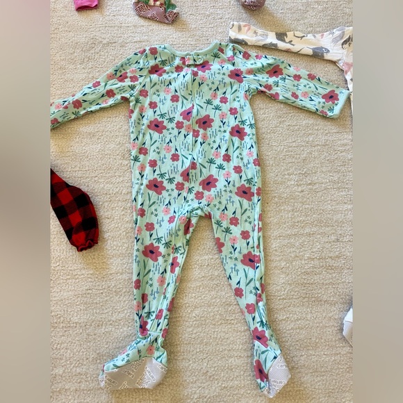 Lot of girls 2T pajamas bundle - 13 pieces - Picture 5 of 9